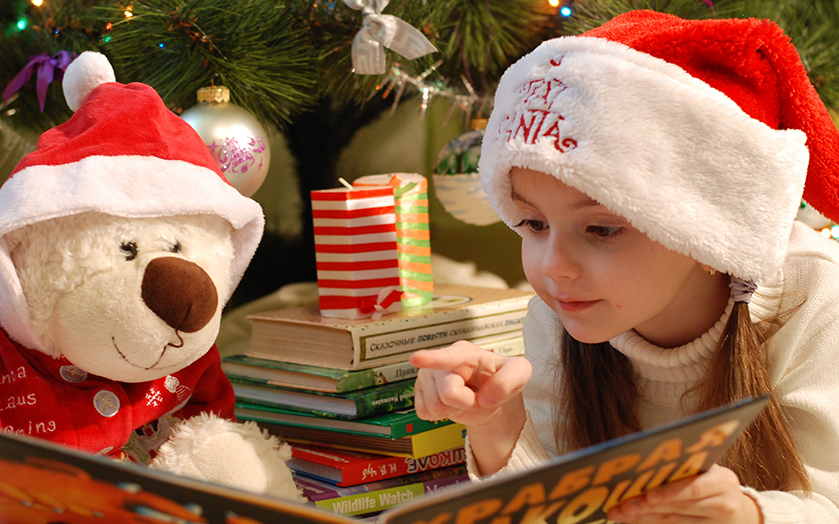 Share the Gift of Reading This Holiday Season